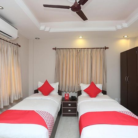 Oyo 19855 B S Guest House Jādabpur エクステリア 写真